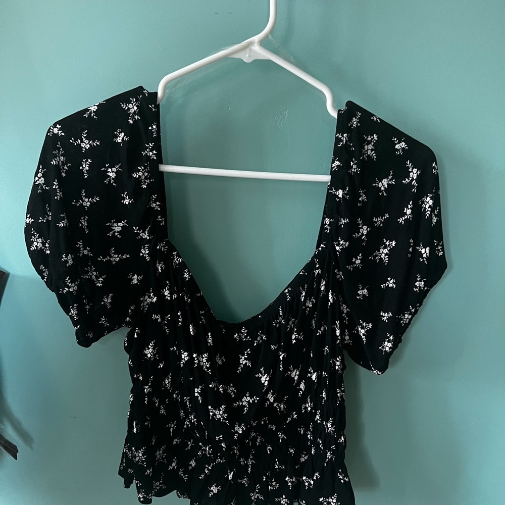 GLASSONS Off the shoulder blouse
